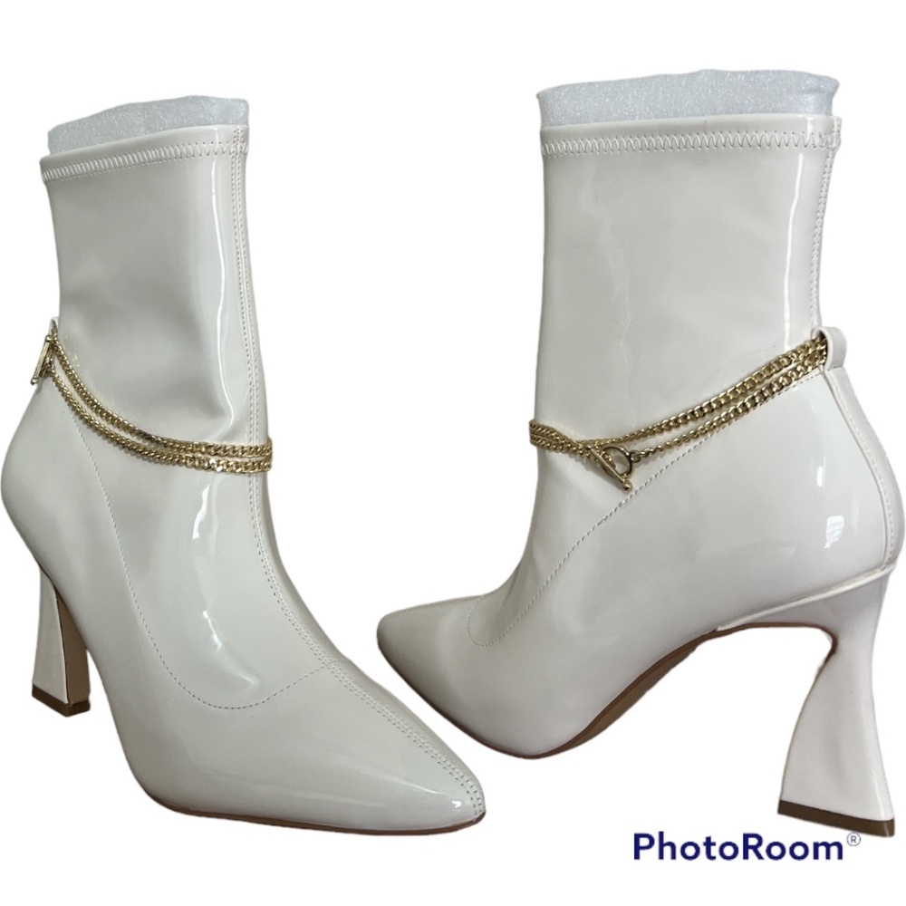 Sleek Point Toe Stretch Ankle Bootie